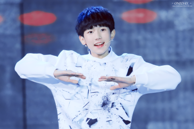 TFBOYS王源 150927 央视中秋晚会 cr：OneDay