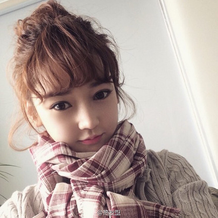 可爱刘海丸子头