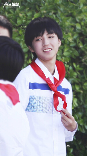 #王俊凯# #TFBOYS王俊凯# #TFBOYS# 150518 宠爱mv拍摄 cr：Sisi姐姐-