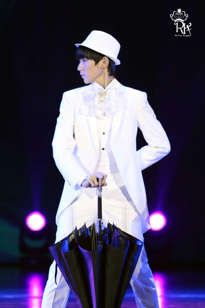 为什么要描述 人家词穷啦 源源很优秀啦 太多的词也描绘不出