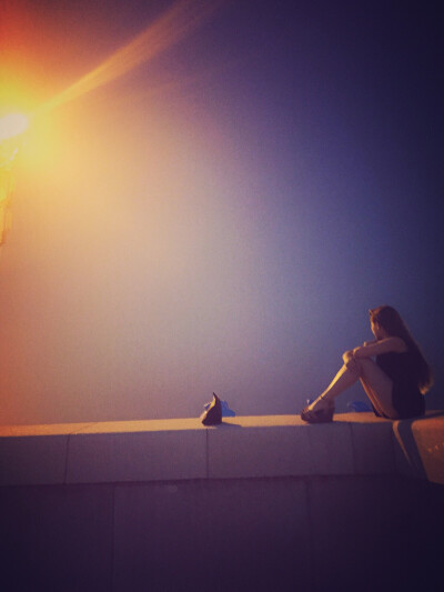 写信告诉我今夜，海是什么眼色