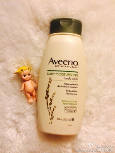 【种草。安利】最近在用的沐浴露，Aveeno daily moisturizing body wash，和Cetaphil一样大白菜一颗！淡淡的好闻的燕麦味，洗完滑滑嫩嫩的，紧绷感和干裂感要比不少沐浴露轻微，后续跟上Cetaphil，保湿一整天