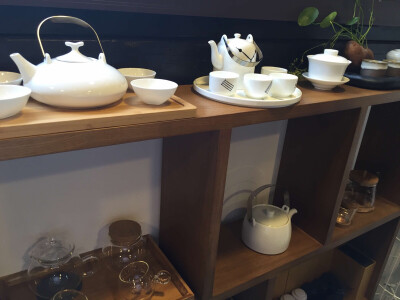 路边的奶茶店