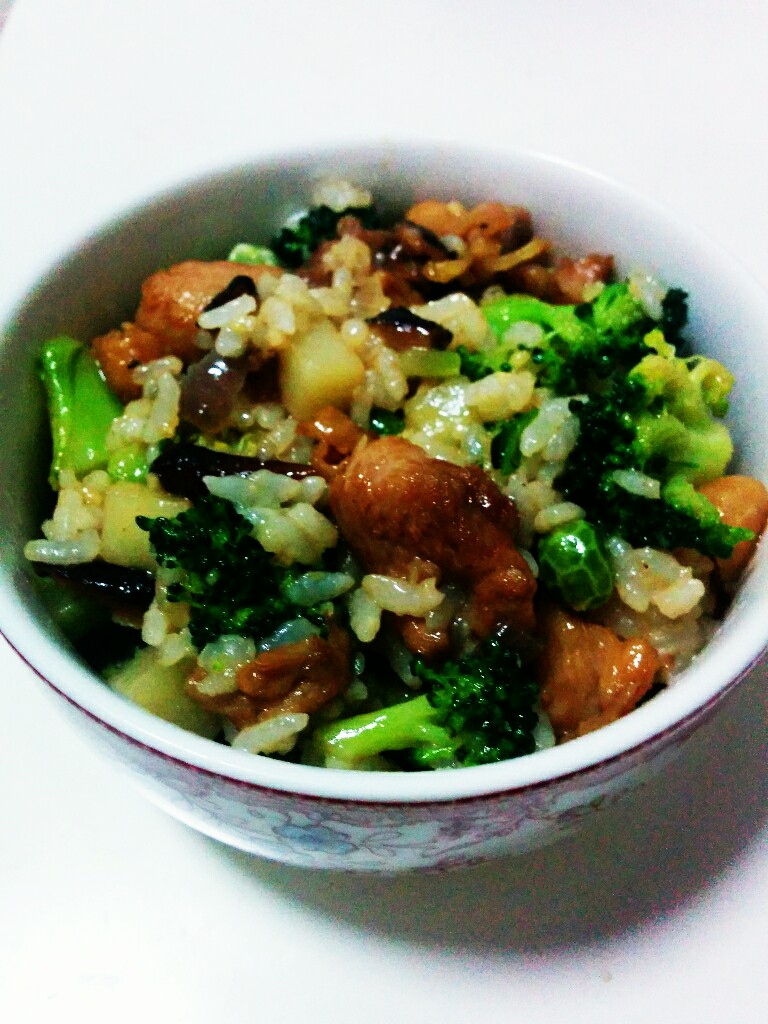 焖鸡腿饭，两晚轻轻松松