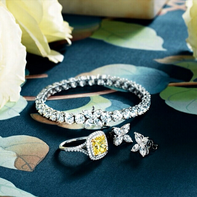 tiffany co 黄钻戒指 钻石耳钉 四菱叶型 钻石戒指 婚戒 钻石 钻戒 珠宝 婚礼