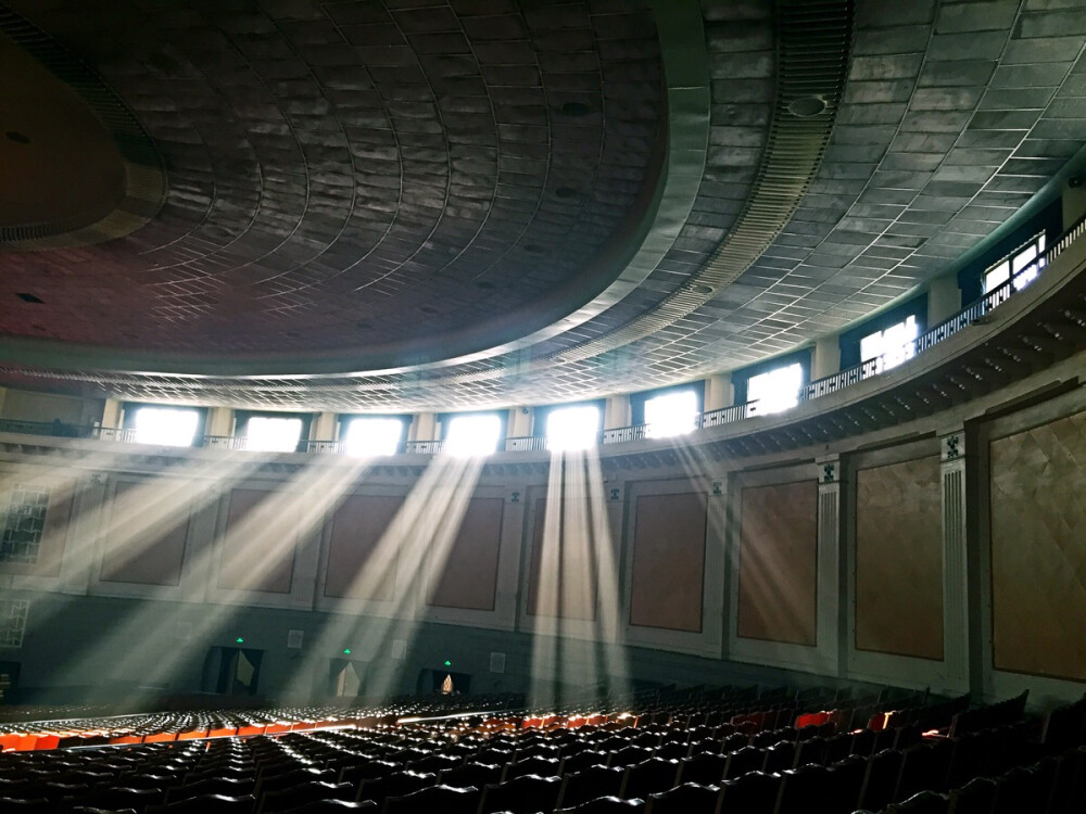 堆糖遇见坚果我用手机拍摄的北展剧场那天就对着这几道光狂拍了一阵