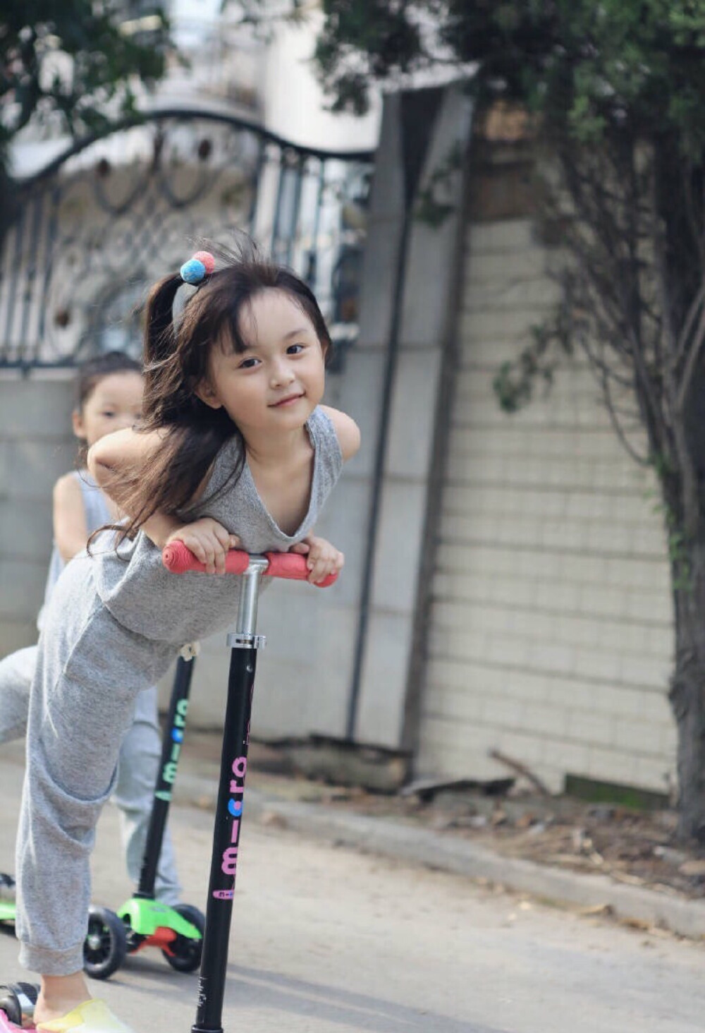 三岁倾城 五岁倾国