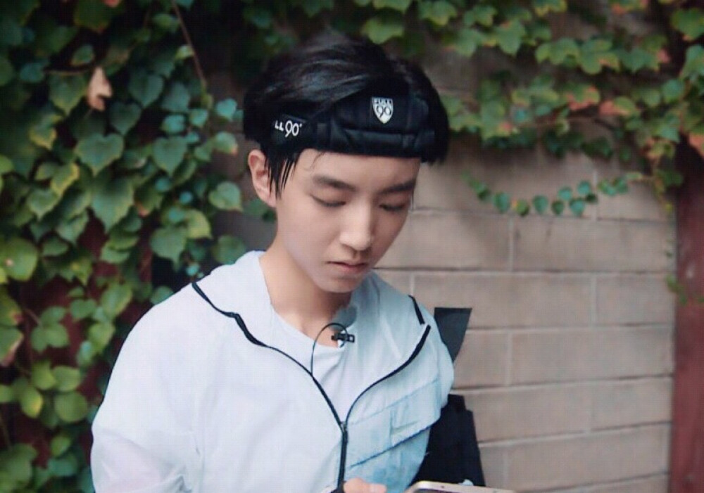 #王俊凯 #tfboys王俊凯 #tfboys 电脑桌面壁纸桌面背景 高清 美颜 酷帅