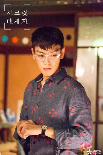 衬衣男 *崔胜贤