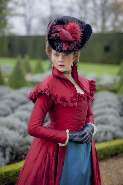 《The Scandalous Lady》Natalie Dormer饰演Lady Seymour Worsley，一个因放荡事迹震惊18世纪英国的女人，她总共有27个情夫，并与其中一个私奔，影片实则讲述了一个惊心动魄又大快人心的女权奋斗史。