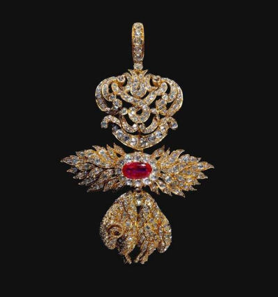 order of the golden fleece 金羊毛勋章，1430年1月10日，菲利普三世为庆祝与葡萄牙公主的联姻，以圣安德鲁的名义创建了金金羊毛骑士团，和嘉德骑士一样，金羊毛骑士的人数也有限制，是欧洲各种骑士勋章中地位最为尊…