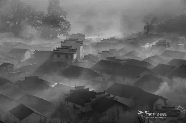 ⑩青色中国 天青色等烟雨，而我在等你。说风景如画，没有比中国再适合，只有中国才会有这样天然的水墨画般的风景，和我们这个民族一样含蓄温婉。