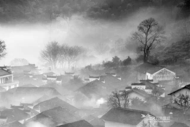 ⑩青色中国 天青色等烟雨，而我在等你。说风景如画，没有比中国再适合，只有中国才会有这样天然的水墨画般的风景，和我们这个民族一样含蓄温婉。