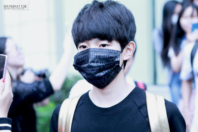 TFBOYS王源 150925 义乌出发 cr：Baymax1108