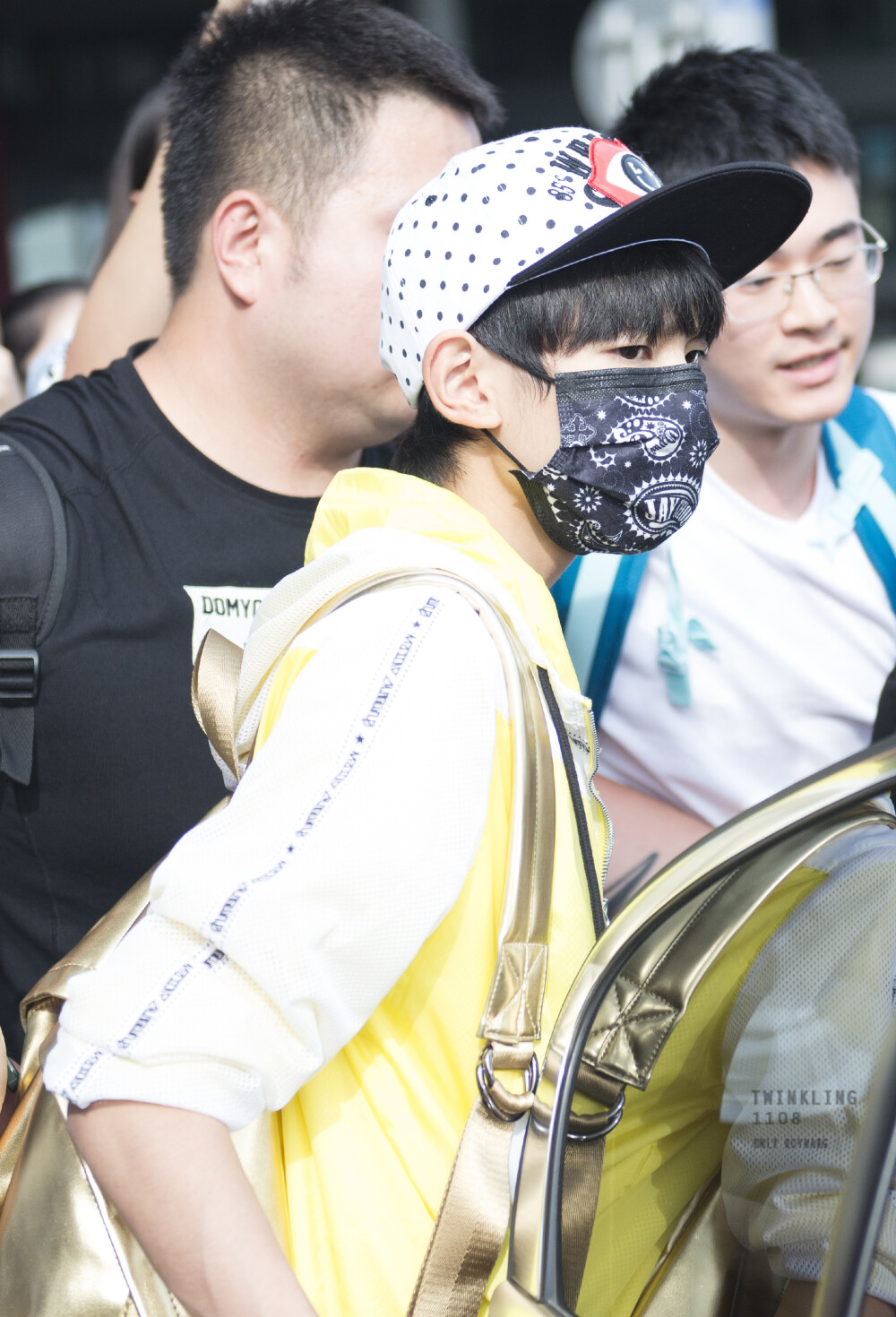 TFBOYS王源 150923义乌赴北京 cr:Twinkling1108