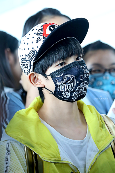 TFBOYS王源 150923义乌赴北京 cr:-DoublePlay-