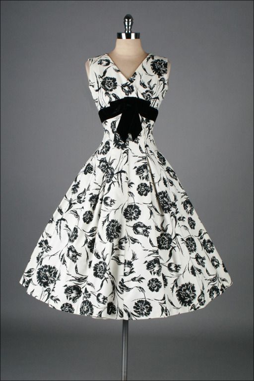 1950的埃莉诺黑白棉碎花连衣裙