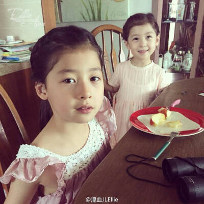 韩美混血姐妹Ava（姐姐）&amp;amp;Ellie（妹妹）