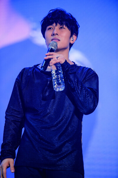 Shinhwa 神话 신화 金烔完 김동완 Kim Dong Wan Dane Kim