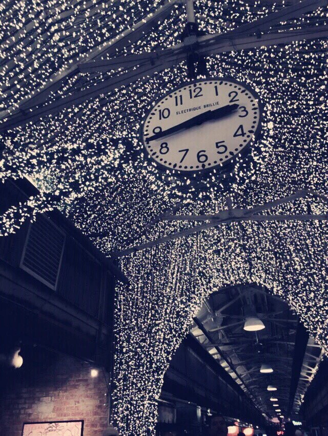 I went to Chelsea Market with my friend.It was interesting to go shopping at there. I bought a few sweets.