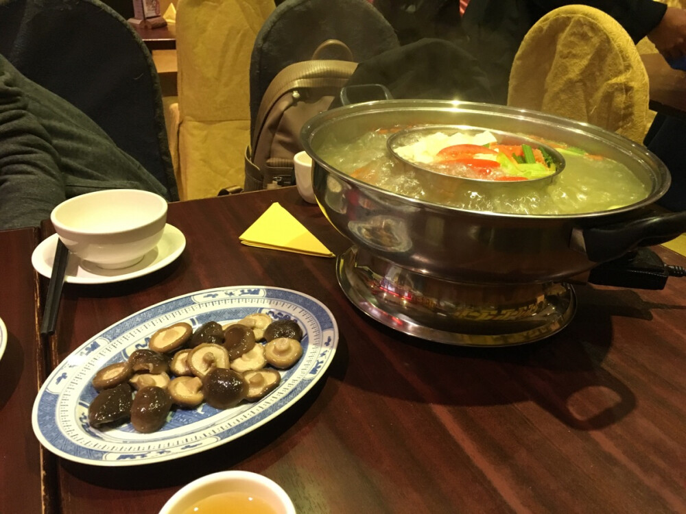 第十一天 第一次翘课。火锅(｡-_-｡)