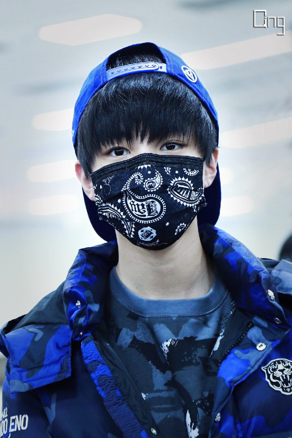 #王俊凯# #TFBOYS王俊凯# #TFBOYS# 151117 北京首都机?。鹌止驶?cr：究極王俊凱