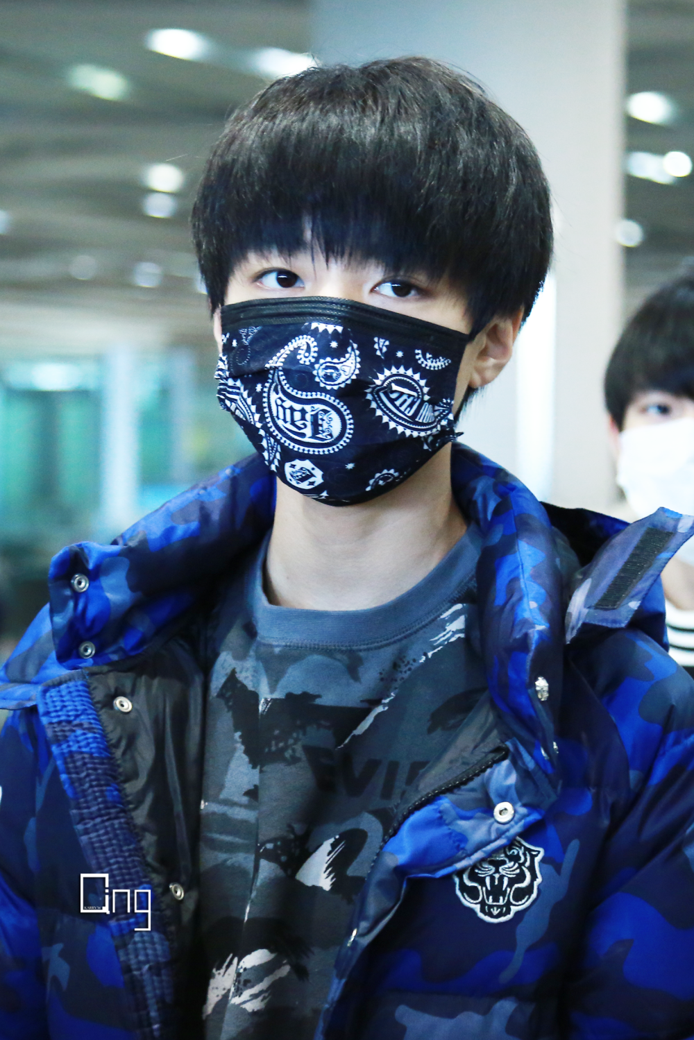 #王俊凯# #TFBOYS王俊凯# #TFBOYS# 151117 北京首都机?。鹌止驶?cr：究極王俊凱