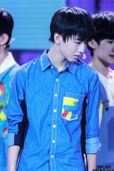 #王俊凯# #TFBOYS王俊凯# #TFBOYS# 150921 湖南卫视中秋晚会录制 cr：镓镓In北京