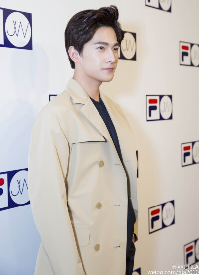 151126杨洋香港FILA跨界系列发布会crlogo