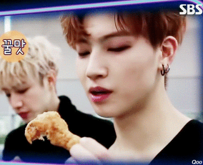 会吃的里兜 GOT7是韩国JYPEntertainment于2014年推出的男子组合，七名成员包括林在范（JB.）、朴珍荣（Jr.）、段宜恩（Mark）、王嘉尔（Jackson）、崔荣宰（YoungJae）、BamBam、金宥谦（YuGyeom）