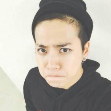 王嘉尔 jackson GOT7是韩国JYPEntertainment于2014年推出的男子组合，七名成员包括林在范（JB.）、朴珍荣（Jr.）、段宜恩（Mark）、王嘉尔（Jackson）、崔荣宰（YoungJae）、BamBam、金宥谦（YuGyeom）