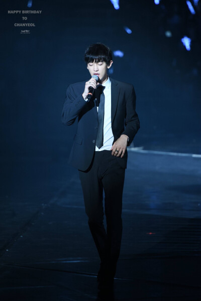 朴灿烈西装图片