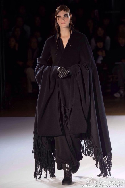 Yohji Yamamoto 2015秋冬女装：好强的一季，图片真的无以表现衣服的韵律之美