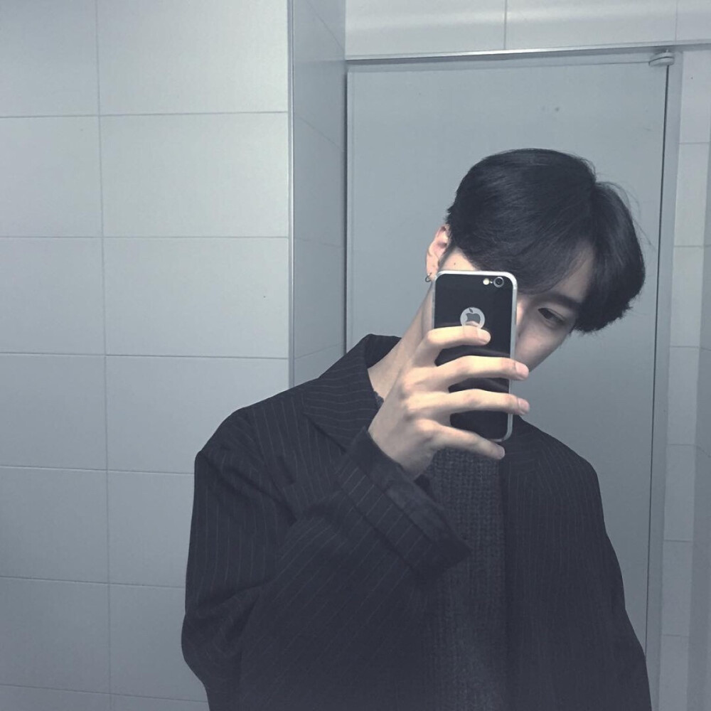 男头男生头像韩系隔日