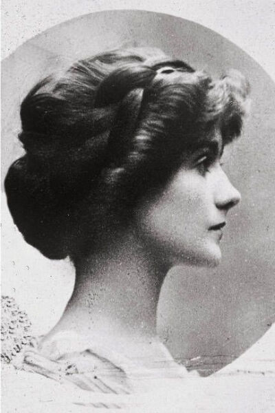 1910s hairstyle