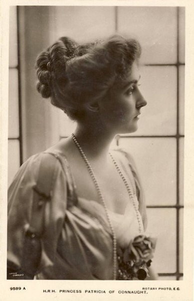 1910s hairstyle