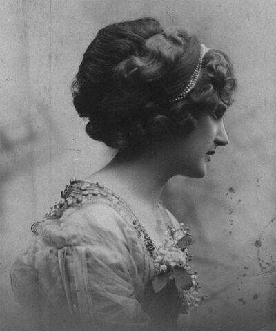 1910s hairstyle