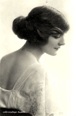 1910s hairstyle