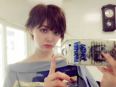 远藤新菜 霓虹模特