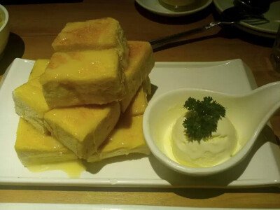 晚~上~好~(真的很冷啊外边求拥抱)看来只能靠吃的来犒劳自己的身体啦！！！