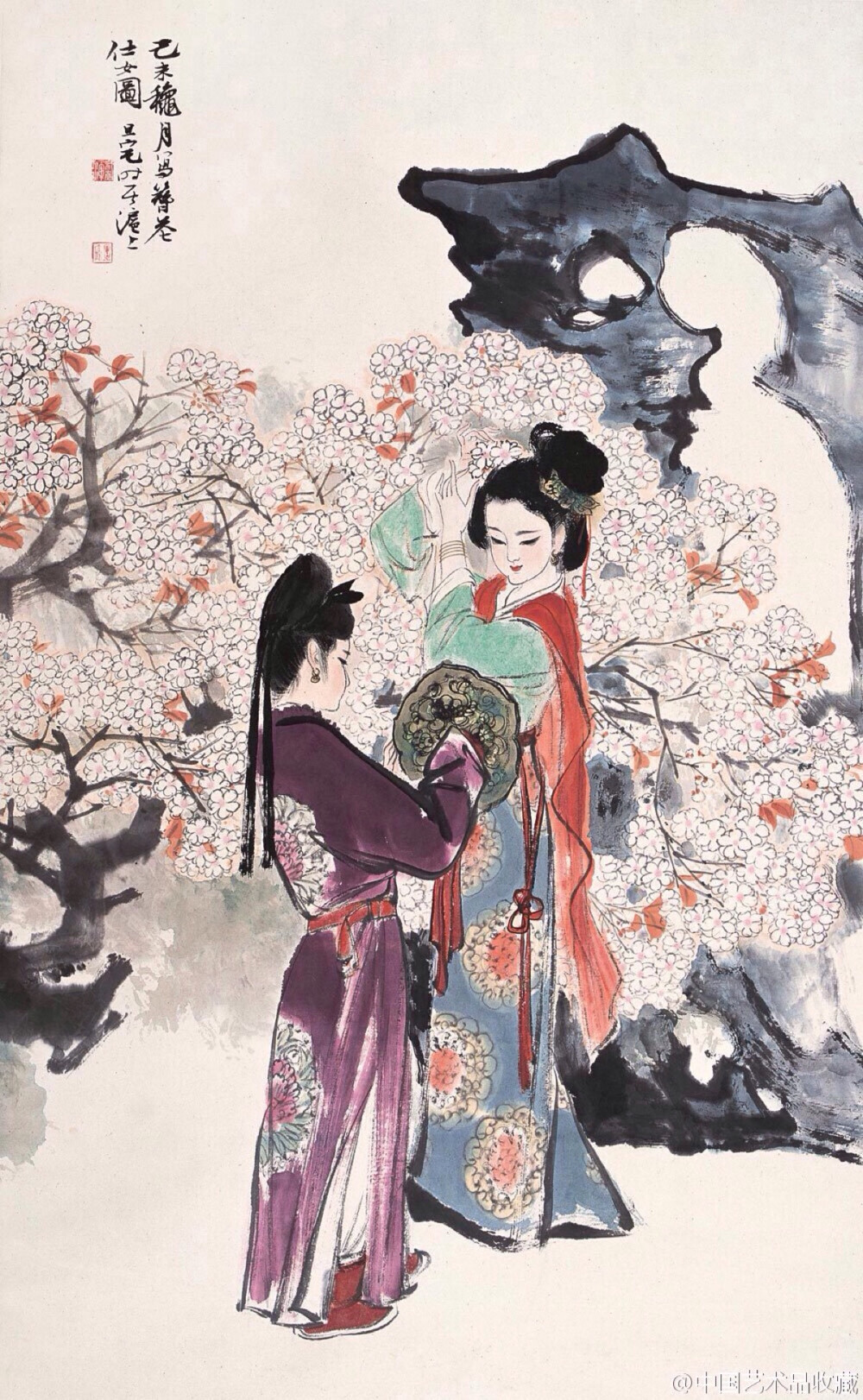 #人物画#【 刘旦宅 《簪花仕女图》 】立轴，纸本设色，96×59cm，1979年作?？钍叮骸凹何辞镌滦呆⒒ㄊ伺迹┱本踊ι?。” 刘旦宅擅人物，取法汉唐人物，广泛吸取古人之长而融会贯通，工写兼长，创作多取古典题材及历史人物，造型清俊，情思横逸，秀拙相蕴，生动雅健，风格别具。