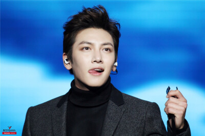 Jichangwook 池昌旭 吐舌头