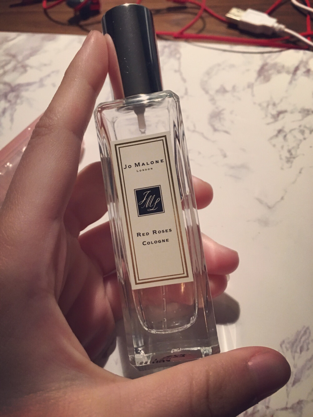 Jo Malone - Red Roses 个人比较喜欢的花香 各种年龄的女生都可以用在不同场合 嗯 买。