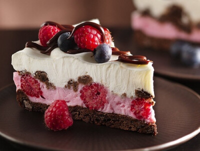树莓慕斯蛋糕