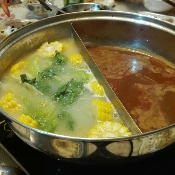 大夏天在家鸳鸯火锅