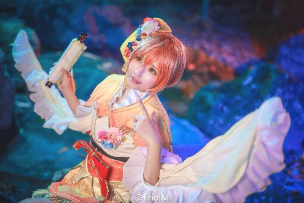 #lovelive#七福神ver.真姬@夏菥Tomoka 花阳@修老虎 凛@EriolM phx@菠蘿菠蘿菌 http://t.cn/RyKT15T edit@菠蘿菠蘿菌 &amp;amp;@EriolM staff@用爱救世界 深夜浣花溪，下了暴雨还被保安赶出来所以没有合照···作为人形自走安利机拉到了天神修和150夏一起出LL超开心，简直本体prpr，内圈来不了的@桃小陌Momoko