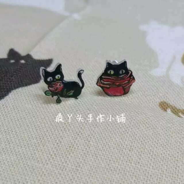 黑猫与玫瑰！热缩片，耳钉！淘宝，疯丫头手作小铺！