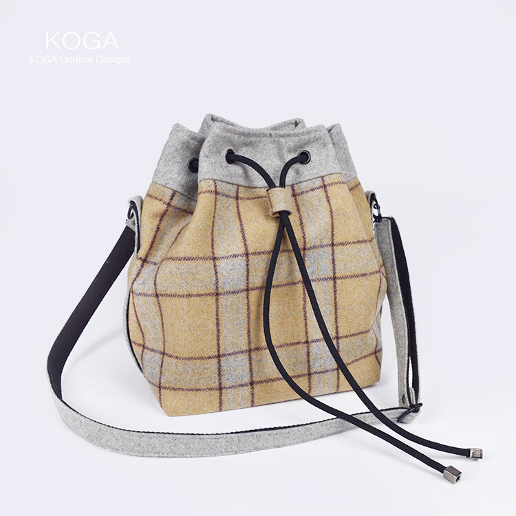 kouga口嘎 高端米色格纹圆筒抽绳单肩包 秋冬羊毛呢子斜跨小包新