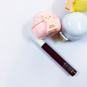 #不做糙手汉#the seam 护手霜，以前是龙哥代言才知道这个牌子的，他家出了好多款可爱的护手霜，这个是蜗牛造型的，好可爱～—～