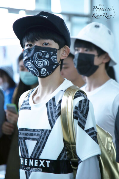 TFBOYS王源 150928绵阳赴北京 cr:PromiseKR